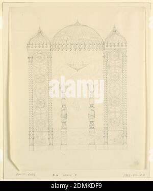 Standards and Wall Decoration, Bankettsaal, Royal Pavilion, Brighton, Frederick Crace, Englisch, 1779–1859, Graphit auf weißem Gewebspapier, Canopy-ähnliche Dekorationen im indischen Design mit breiten Fächern, flankiert von zwei schmalen, jeweils von Kuppeln überragten Fächern. Die schmalen Abschnitte haben Säulen mit grünen Schäften, der Raum zwischen gefüllt mit geometrischen Blumenmotiven. Hängende Lichtfiguren in der Mitte., England, 1817, Architektur, Innenräume, Zeichnung Stockfoto