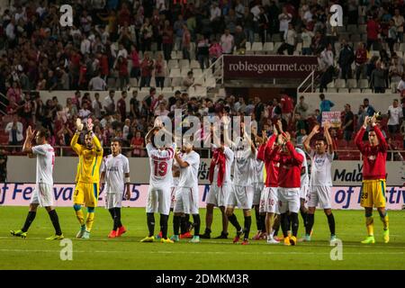 Die Spieler des FC Sevilla feiern den Sieg nach dem Spiel der La Liga BBVA zwischen dem FC Sevilla und Real Sociedad im Stadion Ramon Sanchez Pizjuan am 24. September 2014 in Sevilla, Spanien Stockfoto