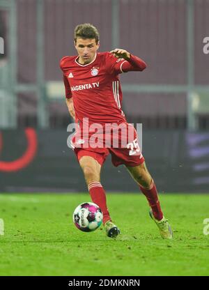 Munich, Germany. 16th Dec, 2020. Thomas MUELLER, MÜLLER, FCB 25   in the match FC BAYERN MUENCHEN - VFL WOLFSBURG 2-1 1.German Football League on December 16, 2020 in Munich, Germany.  Season 2020/2021, matchday 12, 1. Credit: Peter Schatz/Alamy Live News Stock Photo