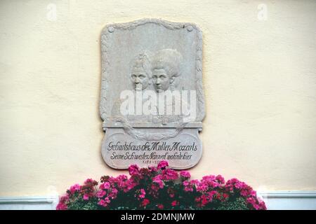 Österreich, Salzburg, Gedenktafel im Mozarthaus in St. Gilgen, Geburtshaus der Mutter Mozarts Stockfoto