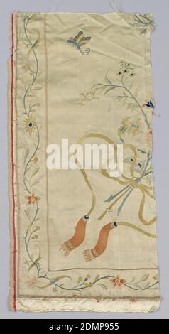 Fragment, Medium: Seidentechnik: Auf Satin gestickt, Fragment des äußeren Randes mit Blumen, Reben und Bändern., China, 18. Jahrhundert, Stickereien & Stitching, Fragment Stockfoto