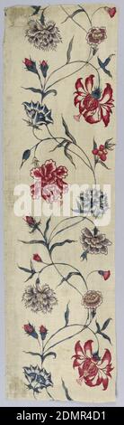 Chintz-Fragmente, Medium: Baumwolle Technik: Mordants für 3 Rot, 2 Violett und Schwarz mit Stift und Pinsel aufgetragen; Mader gefärbt; Blau durch Eintauchen über Resist aufgetragen; Gelb mit Pinsel aufgetragen; Chintz auf Leinwandbindung, Floralstreifen links; Chevron-Streifen in der Mitte; florale Medaillons rechts. Eine bemalte Adaption eines europäischen Blockes bedruckte Baumwolle., Indien, 1750–1800, bedruckte, gefärbte & bemalte Textilien, Chintz-Fragmente Stockfoto