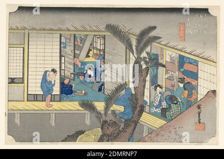 Akasaka, Innere des Inns, in den 53 Stationen der Tokaido-Straße (Tokaido Gojusan Tsugi-no Uchi), Ando Hiroshige, japanisch, 1797–1858, Holzblock-Druck (Ukiyo-e) auf Maulbeerpapier (washi), Tinte mit Farbe, Innere des Inns. Links, Gäste lehnen und Magd bringt in seinem Essen auf zwei Ständen. Andere Diener warten. Richtig, zwei Geisha arrangieren ihre Toilette. Innenhofmitte, große Sago-Palme und Steinlaterne., Japan, ca. 1834, Abbildungen, Druck Stockfoto