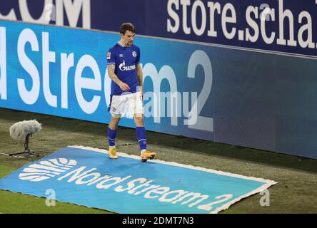 Gelsenkirchen, Deutschland. 16. Dez 2020. firo: 16.12.2020 Fuvuball: Fußball: Bundesliga, Saison 2020/21 FC Schalke 04 - SC Freiburg 0: 2 Substitution, Benito Raman, enttäuscht Credit: Jvºrgen Fromme/firoportsphoto/Pool zur weltweiten Nutzung/dpa/Alamy Live News Stockfoto