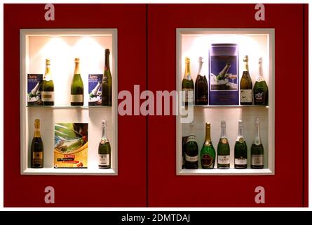 Turin, Piemont/Italien. -10/24/2009 - Die Wineshow Fair. Flaschen Sekt Asti. Stockfoto