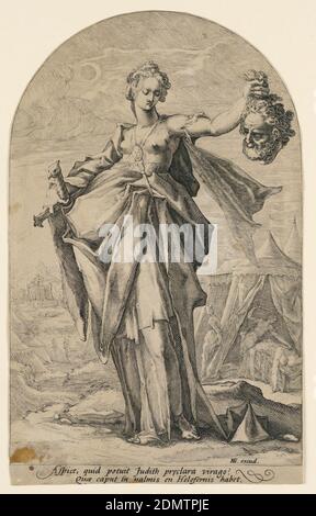 Judith, aus der Serie 'Heroes of the Old Testament', Jacob Matham, Niederlandisch, 1571–1631, Hendrik Goltzius, Niederlandisch, 1558 – 1617, graviert auf cremefarbigem Papier, steht Judith im Vordergrund und hält den abgetrennten Kopf des Holofernes hoch. In ihrer rechten Hand hält sie ein Schwert. Sie ist dramatisch von links beleuchtet, was Schatten erlaubt, ihre voluminösen Vorhänge zu definieren. In der Landschaft hinter ihr, gibt es Hügel links und rechts, das Zelt, in dem Judith Tötung Holofernes gezeigt wird., Niederlande, ca. 1590, Grafikdesign, Print Stockfoto