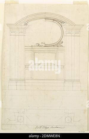 Unvollendete Altarerhabung, Filippo Marchionni, italienisch, 1732–1805, Graphit, Feder und Tusche auf Papier, Ionensäulen- oder Pilasterpaare unterstützen seitlich entablatures, die durch das Bogensegment verbunden sind. Zwischen den Säulen steht eine dreigliedrige Struktur aus zwei Geschossen; zwei alternative Vorschläge für einen gegossenen horizontal länglichen Rahmen über dem Altar. Unten: Ein Plan, der einzelne Säulen vor Ecken der Wand zeigt., Italien, ca. 1750, Architektur, Zeichnung Stockfoto