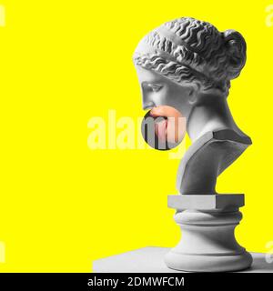 Collage with plaster head model, statue and female portrait isolated on yellow background. Negative space to insert your text. Modern design. Contemporary colorful and conceptual bright art collage. Stockfoto