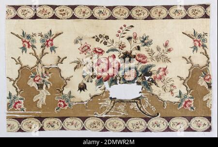 Border Fragment, Medium: Cotton Technik: Block gedruckt auf Leinwandbindung, wiederholtes Muster eines Hügels und eines Blumenkorbes., Frankreich, Mitte bis Ende des 18. Jahrhunderts, bedruckte, gefärbte & bemalte Textilien, Border Fragment Stockfoto