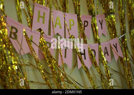 Der Happy Birthday Text Im Hintergrund. Stockfoto