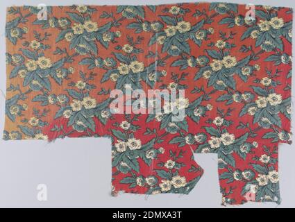 Textil, Medium: Baumwolltechnik: Gedruckt mit gravierter Walze auf Leinwandbindung, Muster aus weißen Blüten und grünen Blättern, die Boquets bilden, angeordnet in versetzten Reihen, auf rotem Grund. Umrisse und Schattierungen in dunkelbraun., USA, Mitte des 19. Jahrhunderts, bedruckte, gefärbte & bemalte Textilien, Textil Stockfoto