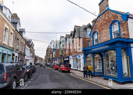 North Berwick, Scotland, UK. 17 December 2020. Scottish Government states that East Lothian is to move from level 2 to level 3 lockdown from Friday 18 December. This means restaurants and bars are not allowed to sell alcohol. Pic; View of High Street in North Berwick.  Iain Masterton/Alamy Live News Stock Photo