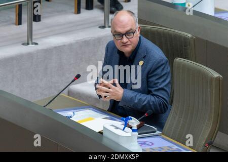 Groens Bjorn Rzoska im Bild während einer Plenarsitzung des flämischen Parlaments in Brüssel, Donnerstag, den 17. Dezember 2020. BELGA FOTO NICOLAS MAETERLIN Stockfoto