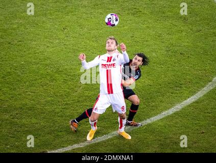 Sebastian Andersson (Köln), Aleksandar Dragovic (Leverkusen) 1. FC Köln gegen Bayer Leverkusen 16.12.2020, Fussball, 1. Bundesliga, Saison 2020/21 Foto Stockfoto