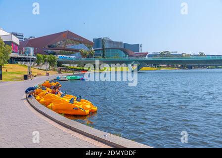 ADELAIDE, AUSTRALIEN, 7. JANUAR 2020: Adelaide Convention Center am Riverside of Torrens in Australien Stockfoto