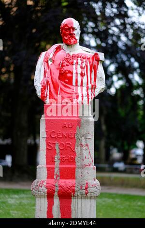 Belgien, Brüssel, 14. Juni 2020: Vandalisierte Statue von Emile Stürme, einer der Belgier von König Leopold II beauftragt, den Kongo in der Kolonisierung Stockfoto
