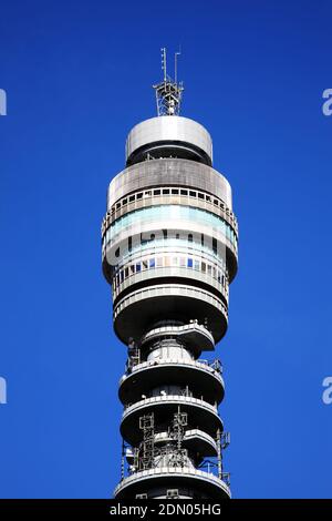 BT Tower in London erbaut 1965 ursprünglich The Post Office Tower, aber auch als British Telecom Tower bekannt Das ist ein beliebtes Reiseziel Stockfoto