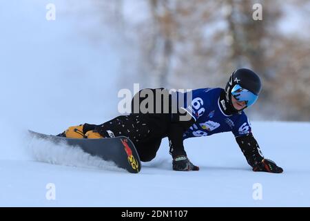 Skigebiet Carezza, Carezza, Italien. Dezember 2020. FIS World Cup Downhill Snowboarding Carezza; Ilia Vitugov (RUS) Credit: Action Plus Sports/Alamy Live News Stockfoto