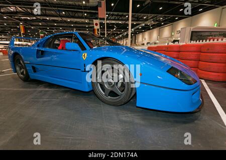 Seitenansicht eines blauen Ferrari F40 auf dem Display Die London Classic Car Show 2016 Stockfoto