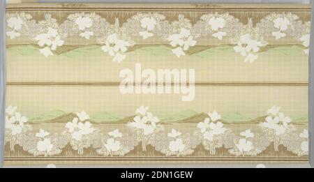 Frieze, Liberty Wall Paper Company, Schuylerville, New York, maschinenbedrucktes Papier, Landschaftsfries, mit Blick auf Berge, die durch einen weißen Blumenschwamm gesehen werden. Zwei über die Breite bedruckte Ränder., Schuylerville, New York, USA, 1905–1915, Wallcoverings, Frieze Stockfoto