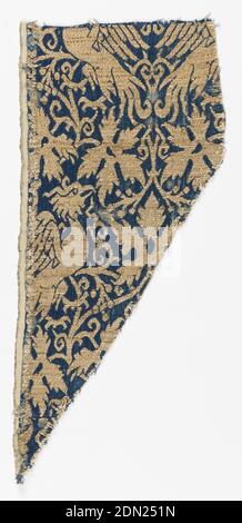 Textil, Medium: Seide, vergoldetes Pergament um Leinen gewickelt Kerntechnik: Zwei miteinander verbundene Strukturen: 4&1 Satin und Schussblatt Leinwandbindung (Lampas), Fragment aus gewebter Seide mit tiefblauem Grund und Design in Metallic-Gold. Addorsed Greifen umgeben von Reben und Weintrauben., Italien, 14. Jahrhundert, gewebte Textilien, Textil Stockfoto