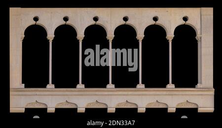Auf den Straßen in Katalonien, öffentliche Plätze. Elemente der architektonischen Dekorationen von Gebäuden, Türen und Bögen, Gipsformen und Muster. Stockfoto