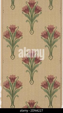 Sidewall, Maxwell & Co., S.A., Chicago, Illinois, USA, maschinenbedrucktes Papier, wiederholtes Motiv von drei Tulpenblüten und Laub. Gedruckt in rot und grün auf einem textilen Hintergrund., USA, 1905–1915, Wallcoverings, Sidewall Stockfoto