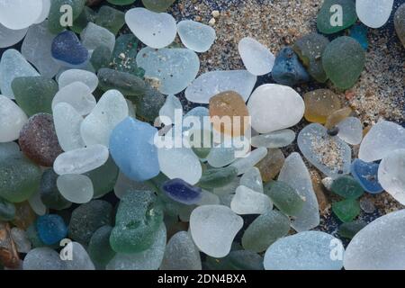 Nahaufnahme einer Sammlung des berühmten Meeres von Seaham Glas Stockfoto