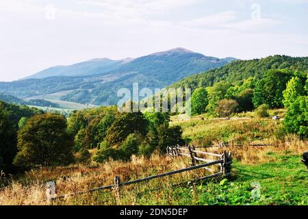 Bieszczady Berge in Polen, Blick auf die Almen. Stockfoto