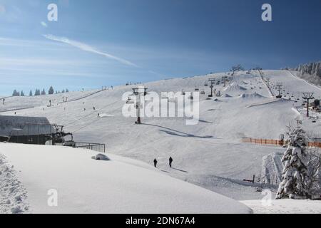 Sonniger Wintertag auf dem Feldberg im Schwarzwald Stockfoto