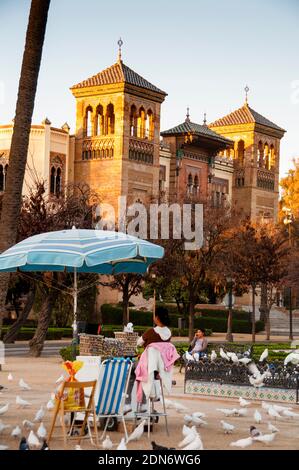 Mudéjar-Pavillon im Maria-Luisa-Park in Sevilla, Spanien. Stockfoto