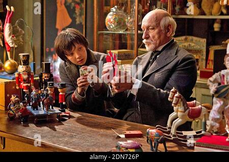 HUGO 2011 Paramount Pictures Film mit Asa Butterfield links Und Ben Kingsley Stockfoto