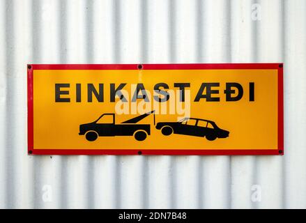 No Parking Tow Away Zone Warning Sign In Reykjavik Iceland Stock Photo