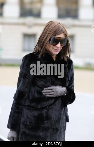 Street style, Carine Roitfeld Ankunft in Chanel Frühjahr-Sommer 2015 Haute Couture Collection Show im Le Grand Palais in Paris, Frankreich, am 27. Januar 2015 statt. Foto von Marie-Paola Bertrand-Hillion/ABACAPRESS.COM Stockfoto