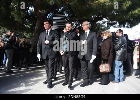 Beerdigung des griechischen Sängers Demis Roussos auf dem ersten Friedhof von Athen, Griechenland am 30. Januar 2015. Foto von Boris Pilipenko/ABACAPRESS.COM Stockfoto
