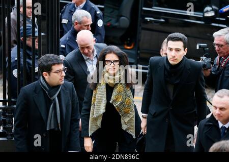 Francoise Bettencourt-Meyers, the daughter of Liliane Bettencourt and her sons Nicolas Meyers (wearing glasses) and Jean-Victor Meyers arriving at court for the 3rd day of the so-called 'Bettencourt trial' accusing 10 people close to L'Oreal heiress Liliane Bettencourt of 'exploiting' her dementia, in Bordeaux, southwestern France on January 28, 2015. Photo by Bernard-Salinier/ABACAPRESS.COM Stockfoto