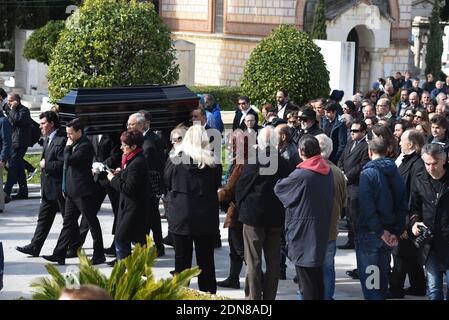 Beerdigung des griechischen Sängers Demis Roussos auf dem ersten Friedhof von Athen, Griechenland am 30. Januar 2015. Foto von Boris Pilipenko/ABACAPRESS.COM Stockfoto