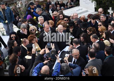 Beerdigung des griechischen Sängers Demis Roussos auf dem ersten Friedhof von Athen, Griechenland am 30. Januar 2015. Foto von Boris Pilipenko/ABACAPRESS.COM Stockfoto