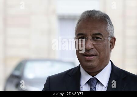 Lisbon mayor and Secretary General of the Portuguese Socialist Party, Antonio Costa answers the media whilst leaving the Elysee Palace after his meeting with French President Francois Hollande, in Paris, France on March 26, 2015. Costa's visit is part of the Summit of European Mayors for Climate hosted by Paris mayor Anne Hidalgo ahead of the United Nations Climate Change Conference, COP21, to be held at Le Bourget site near Paris from 30 November to 11 December 2015. Photo by Stephane Lemouton/ABACAPRESS.COM Stock Photo