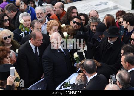 Beerdigung des griechischen Sängers Demis Roussos auf dem ersten Friedhof von Athen, Griechenland am 30. Januar 2015. Foto von Boris Pilipenko/ABACAPRESS.COM Stockfoto
