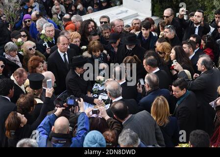 Beerdigung des griechischen Sängers Demis Roussos auf dem ersten Friedhof von Athen, Griechenland am 30. Januar 2015. Foto von Boris Pilipenko/ABACAPRESS.COM Stockfoto
