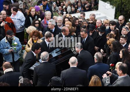 Beerdigung des griechischen Sängers Demis Roussos auf dem ersten Friedhof von Athen, Griechenland am 30. Januar 2015. Foto von Boris Pilipenko/ABACAPRESS.COM Stockfoto