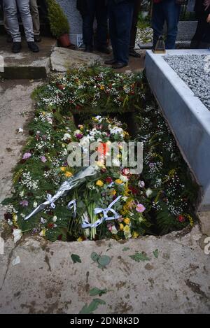 Beerdigung des griechischen Sängers Demis Roussos auf dem ersten Friedhof von Athen, Griechenland am 30. Januar 2015. Foto von Boris Pilipenko/ABACAPRESS.COM Stockfoto
