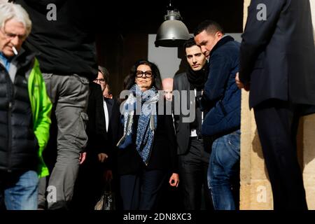 Francoise Bettencourt-Meyers, die Tochter von Liliane Bettencourt und ihren Söhnen Nicolas Meyers (mit Brille) und Jean-Victor Meyers sprechen am 5. Tag des sogenannten Bettencourt-Prozesses vor Gericht und beschuldigen 10 Menschen in der Nähe von Loreal Erbin Liliane Bettencourt, ihre Demenz ausgenutzt zu haben, am 30. Januar 2015 in Bordeaux, Südwestfrankreich. Foto von Patrick Bernard /ABACAPRESS.COM Stockfoto