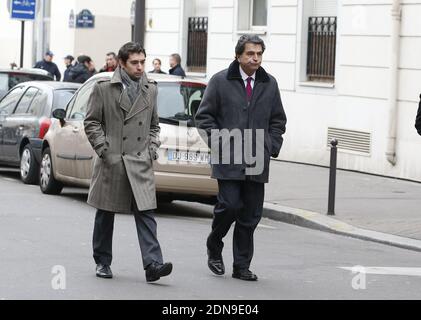 Pierre Lellouche, der am 7. Januar 2015 in Paris bei der Drehszene vor den Pariser Büros des satirischen Wochenmagazins Charlie Hebdo eintrifft. Mindestens 11 Menschen wurden getötet - darunter zwei Polizisten - und 5 verletzt, als zwei schwer bewaffnete Schützen die Büros stürmten. Das Magazin ist international berühmt für die Veröffentlichung einer umstrittenen Serie von Cartoons, die den Propheten Mohammed im Jahr 2012 darstellen. Foto von ABACAPRESS.COM Stockfoto