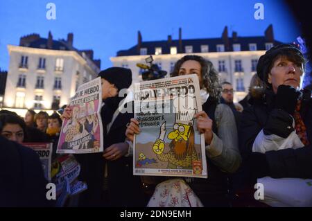 Am Mittwoch, den 7. Januar 2015, nehmen Menschen an einer Mahnwache in Nantes, Westfrankreich, Teil, nachdem drei Schützen in Paris einen tödlichen Terroranschlag auf das französische Satiremagazin Charlie Hebdo verübt hatten, bei dem 12 Menschen getötet wurden. Foto von Guy Durand/ABACAPRESS.COM Stockfoto