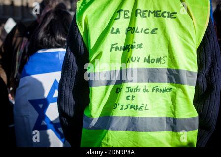 Hunderttausende versammelten sich am Place de la Republique vor dem marsch gegen den Terrorismus in Paris, Frankreich, am 11. Januar 2015. Mehrere europäische Staatsoberhäupter nahmen an der Kundgebung Teil, um ihre Solidarität nach den jüngsten Terroranschlägen in Frankreich zum Ausdruck zu bringen und um den Opfern des Angriffs auf die französische Satirewoche Charlie Hebdo und einen koscheren Supermarkt in Paris zu gedenken. Foto von Audrey Poree/ABACAPRESS.COM Stockfoto