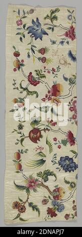 Textil, Medium: Krepp-Wolle auf Leinen Technik: Gestickt, Blumen- und Obstdesign in leuchtenden Farben auf welligen braunen Stielen., Frankreich, 1700–1750, Stickereien & Nähte, Textil Stockfoto