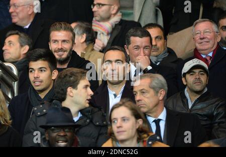 David Beckham, Sir Alex Ferguson, Youri Djorkaeff, Jamel Debbouze, Lilian Thuram und Pierre Sarkozy beim vierten Fußballspiel der UEFA Champions League, Paris Saint-Germain gegen Chelsea FC im Parc des Princes Stadion in Paris, Frankreich am 17. Februar 2015. Foto von Christian Liewig/ABACAPRESS.COM Stockfoto