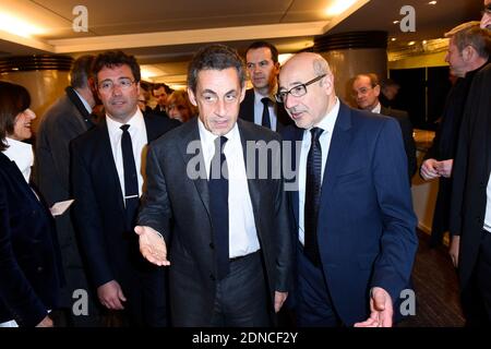 (L-R) CRIF Ile-de-France kommissionspräsident Ariel Amar, UMP-Parteipräsident und ehemaliger französischer Präsident Nicolas Sarkozy und CRIF-Vizepräsident Francis Kalifat beim 30. Jährlichen Abendessen des Vertretungsrates der Juden Frankreichs (CRIF), das am 23. Februar 2015 im Pullman Montparnasse Hotel in Paris, Frankreich, stattfand. Fotopool von Erez Lichtfeld/ABACAPRESS.COM Stockfoto